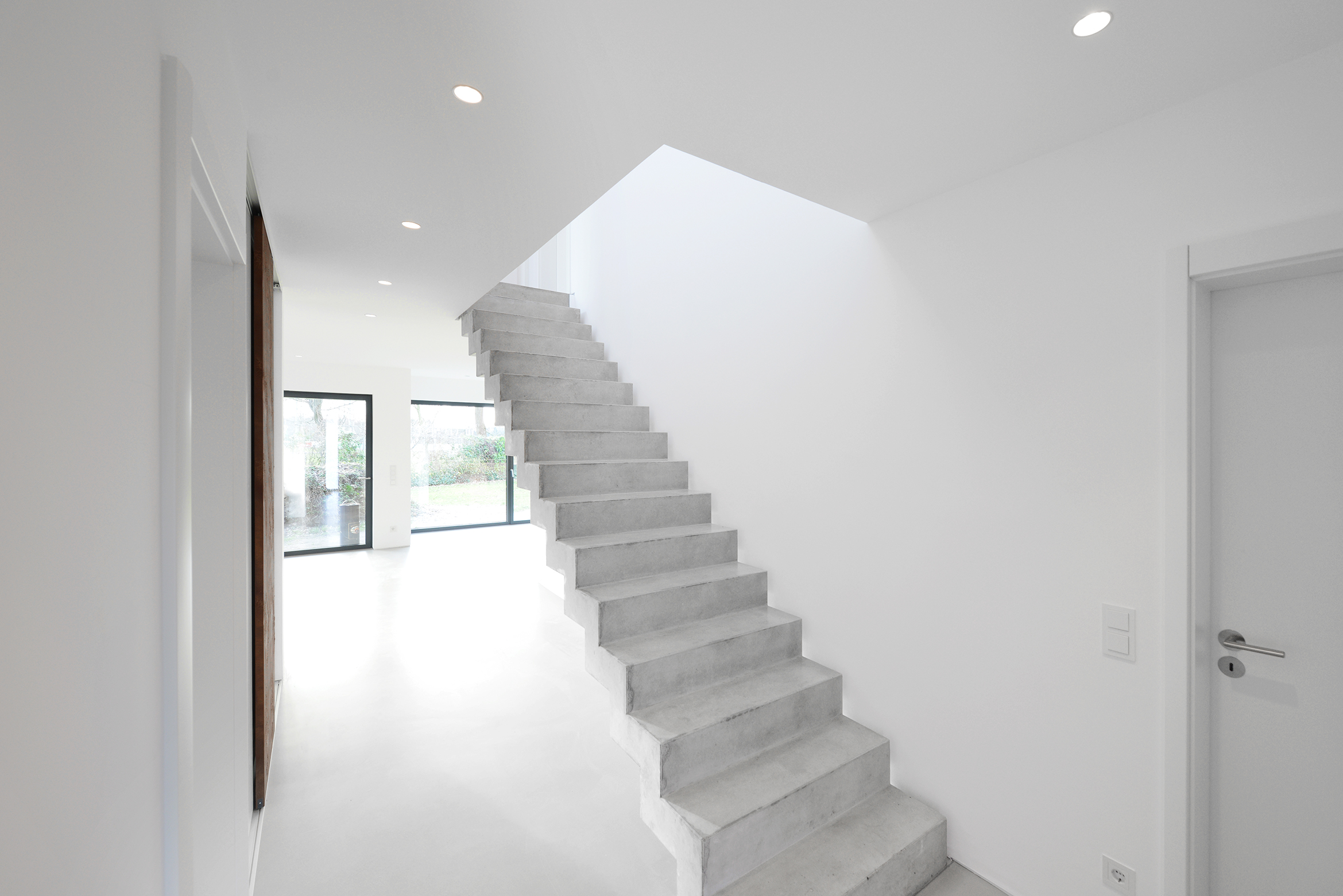 Treppe und Gartenblick