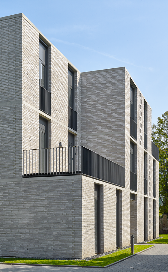MFH Lortzingstraße mit Terasse MFH Lortzingstraße mit Terasse