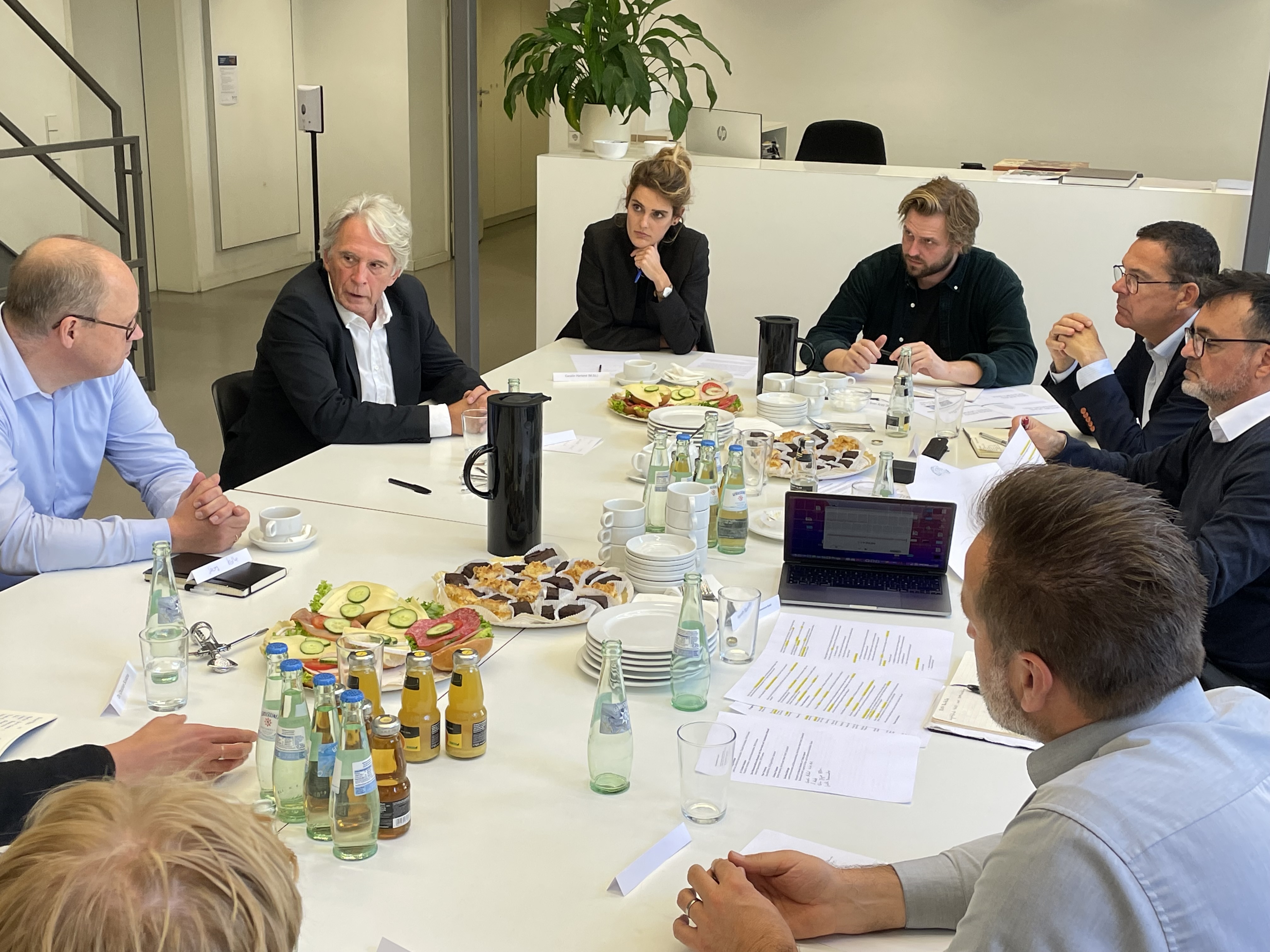 Round Table RTWH Aachen Diskussionsrunde Weber KS-ORIGINAL