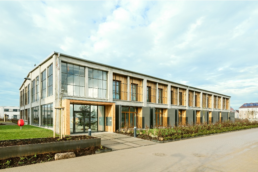 Panzerhalle Landau Straßenansicht