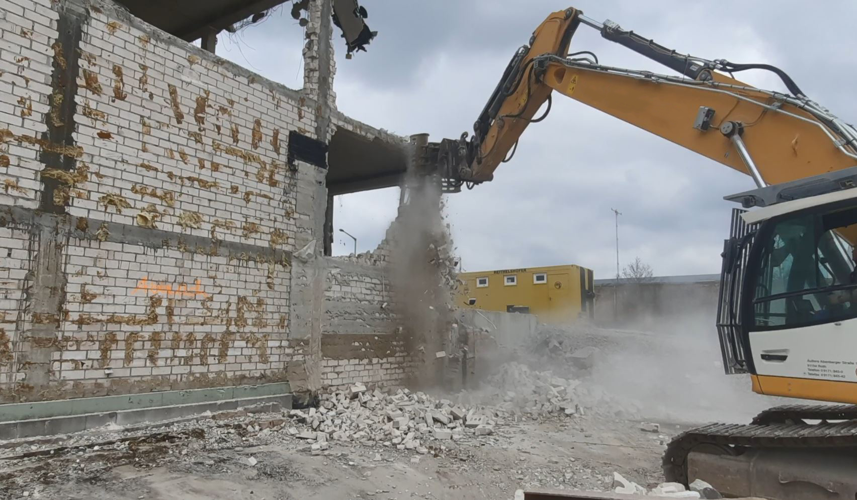 Abbruch Mauerwerk für Rückführung in den Kreislauf