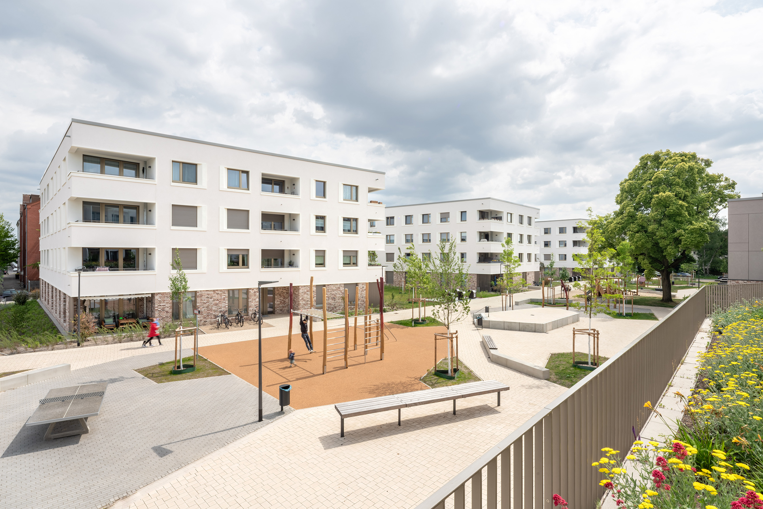 Innenbereich des Stadtquartiers Gretelriede bildet mit Spiel- und Aufenthaltsangeboten