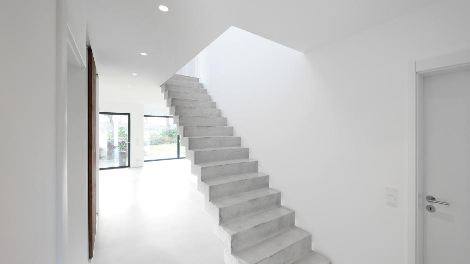 Treppe und Gartenblick