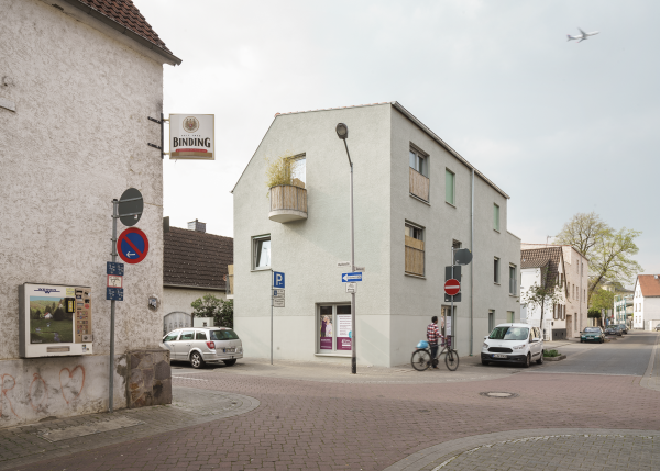 Verna Park in Rüsselsheim - freistehendes Gebäude
