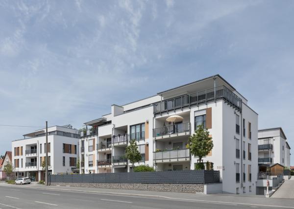 Mehrfamilienhaus Burgfarrnbach Gewerbe- und Wohneinheiten