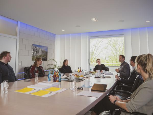 Round Table 2