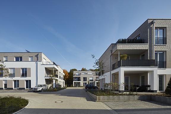 Zufahrten zu den Mehrfamilienhäusern in der Von-Dorgelo-Straße in Lohne