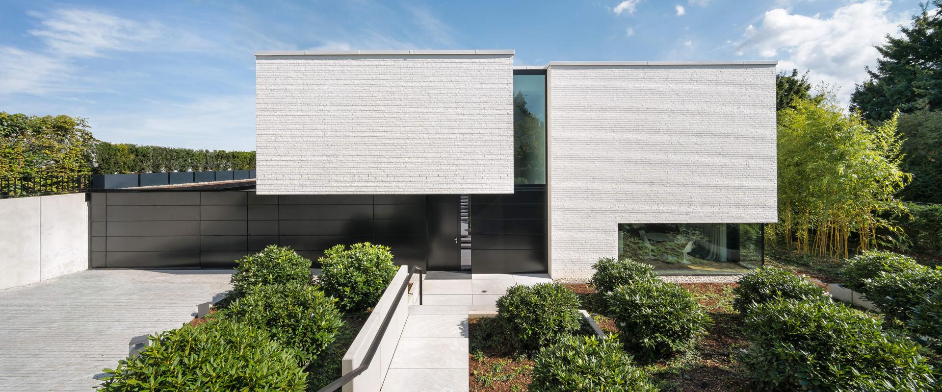 KS* projekt weiß. | Villa Bad Soden bruchrauher Kalksandstein Verblender